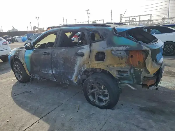 KL77LHEP5SC038123 2025 CHEVROLET TRAX - Image 2