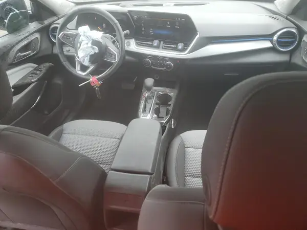 KL77LHEP5SC041135 2025 CHEVROLET TRAX - Image 8
