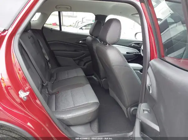 KL77LHEP5SC041975 2025 CHEVROLET TRAX - Image 8