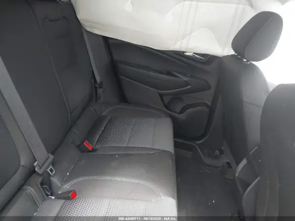 KL77LHEP5SC044956 2025 CHEVROLET TRAX - Image 8