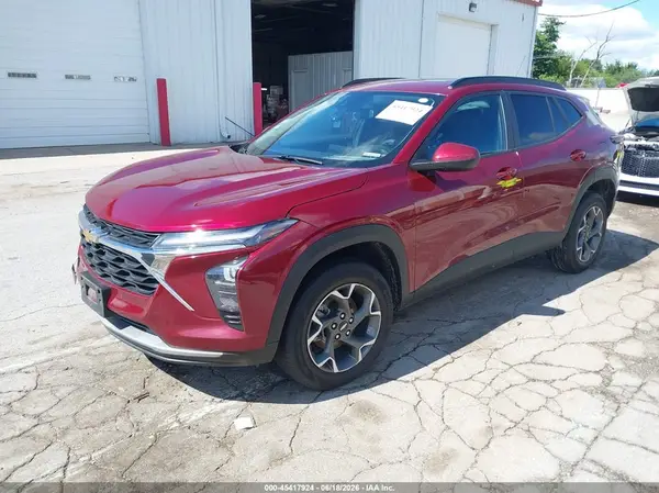 KL77LHEP5SC045105 2025 CHEVROLET TRAX - Image 2