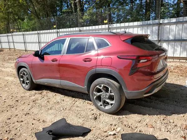 KL77LHEP5SC045802 2025 CHEVROLET TRAX - Image 2