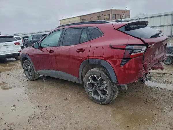 KL77LHEP5SC067444 2025 CHEVROLET TRAX - Image 2