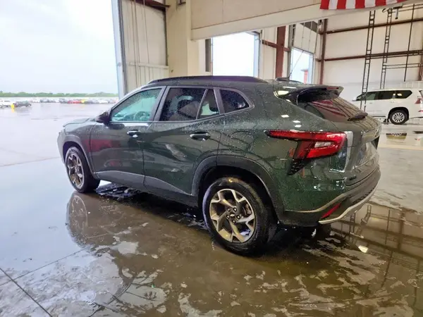 KL77LHEP5SC071719 2025 CHEVROLET TRAX - Image 2