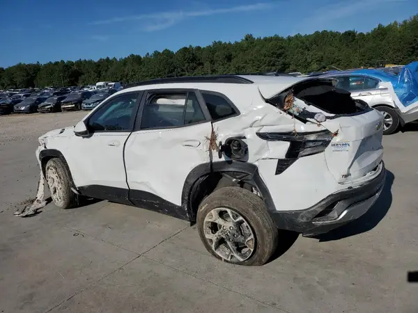 KL77LHEP5SC075477 2025 CHEVROLET TRAX - Image 2