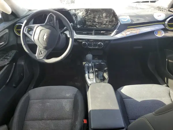 KL77LHEP5SC075477 2025 CHEVROLET TRAX - Image 8