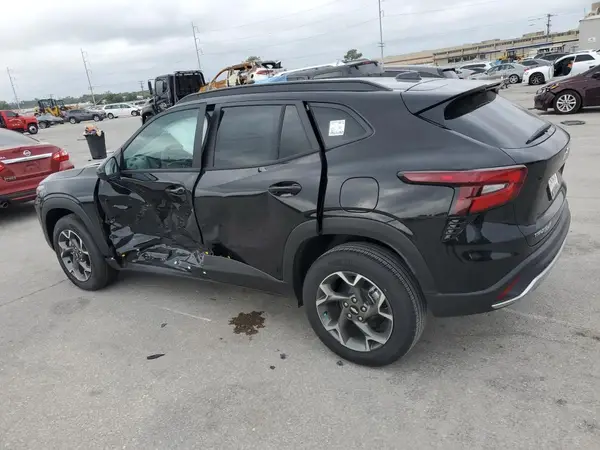 KL77LHEP5SC075706 2025 CHEVROLET TRAX - Image 2