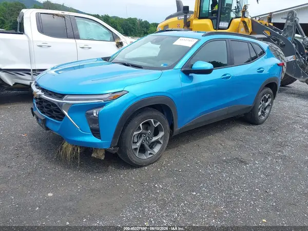 KL77LHEP5SC082171 2025 CHEVROLET TRAX - Image 2