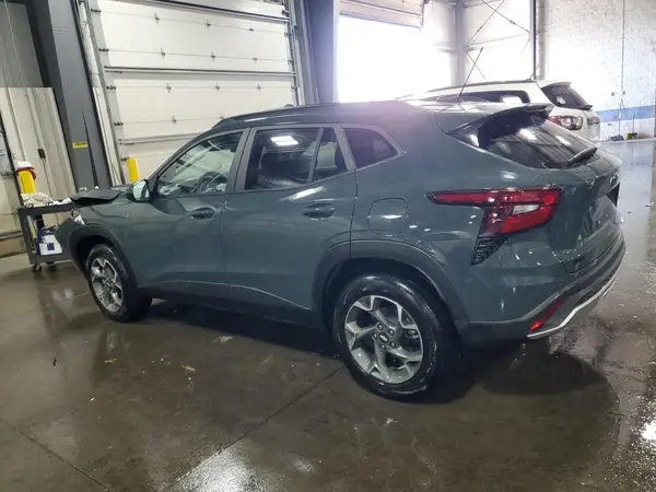 KL77LHEP5SC088701 2025 CHEVROLET TRAX - Image 2