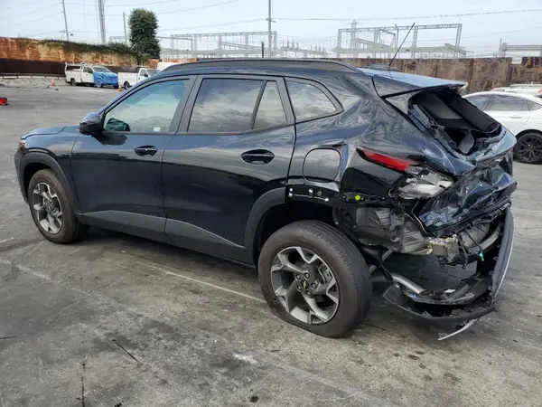 KL77LHEP5SC122765 2025 CHEVROLET TRAX - Image 2