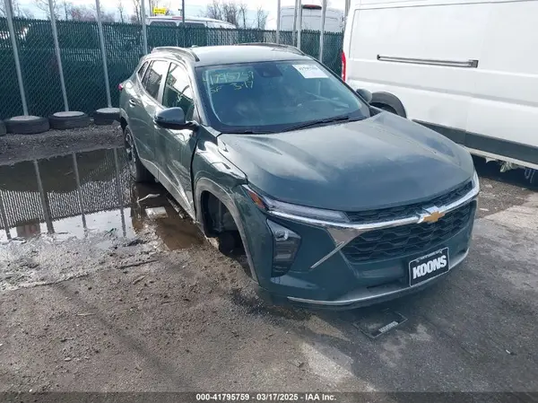 KL77LHEP5SC137041 2025 CHEVROLET TRAX - Image 1