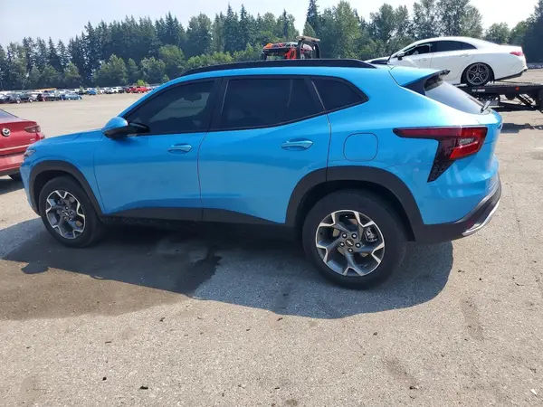KL77LHEP5SC139842 2025 CHEVROLET TRAX - Image 2