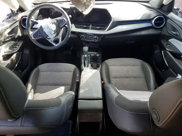 KL77LHEP5SC142000 2025 CHEVROLET TRAX - Image 8