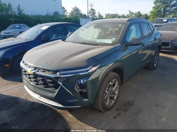 KL77LHEP5SC146709 2025 CHEVROLET TRAX - Image 2