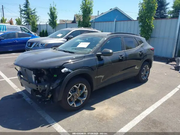 KL77LHEP5SC149237 2025 CHEVROLET TRAX - Image 2
