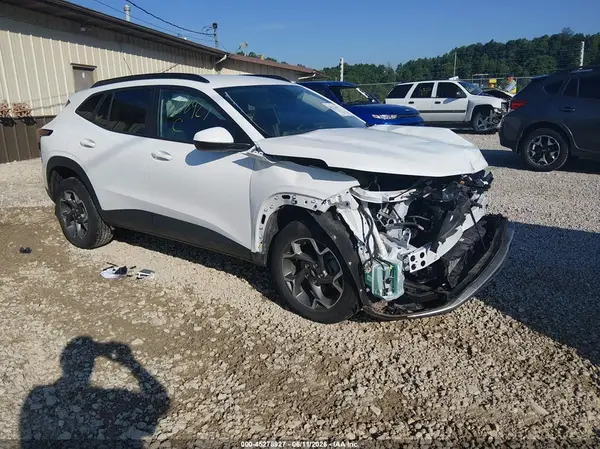 KL77LHEP5SC153952 2025 CHEVROLET TRAX - Image 1
