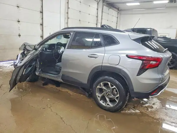 KL77LHEP5SC155247 2025 CHEVROLET TRAX - Image 2