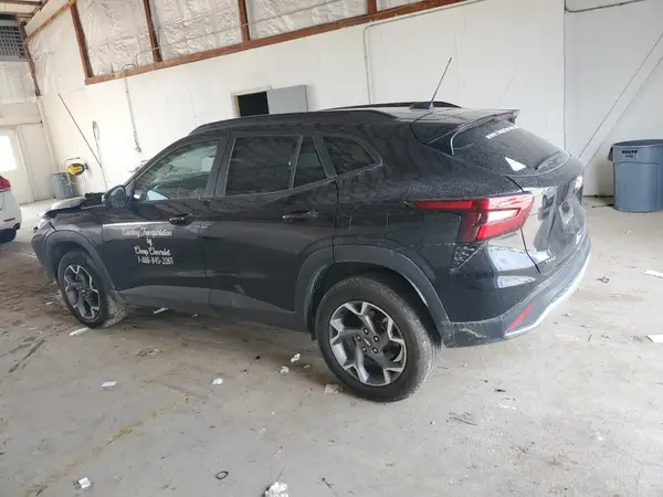 KL77LHEP5SC156575 2025 CHEVROLET TRAX - Image 2