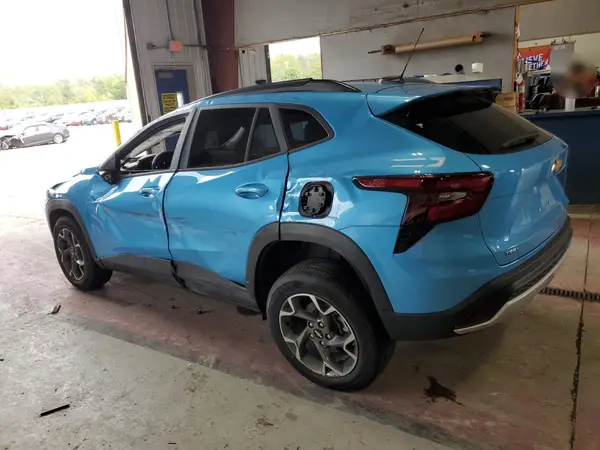 KL77LHEP5SC159900 2025 CHEVROLET TRAX - Image 2