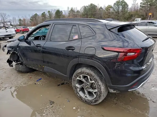 KL77LHEP5SC166765 2025 CHEVROLET TRAX - Image 2
