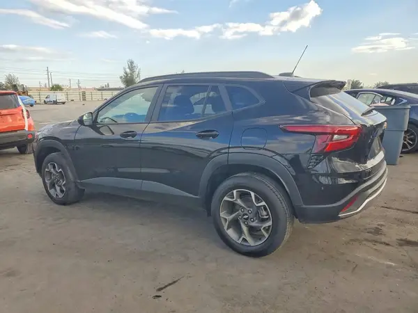 KL77LHEP5SC175160 2025 CHEVROLET TRAX - Image 2