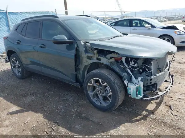 KL77LHEP5SC175868 2025 CHEVROLET TRAX - Image 1
