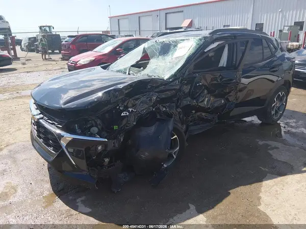 KL77LHEP5SC178303 2025 CHEVROLET TRAX - Image 2