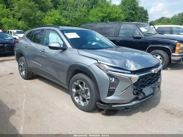 KL77LHEP5SC178625 2025 CHEVROLET TRAX - Image 1