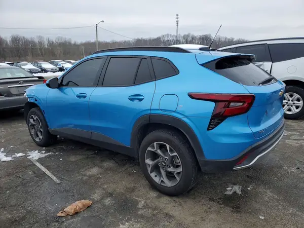 KL77LHEP5SC181783 2025 CHEVROLET TRAX - Image 2
