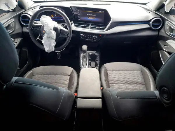 KL77LHEP5SC181783 2025 CHEVROLET TRAX - Image 8