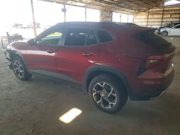 KL77LHEP5SC186689 2025 CHEVROLET TRAX - Image 2
