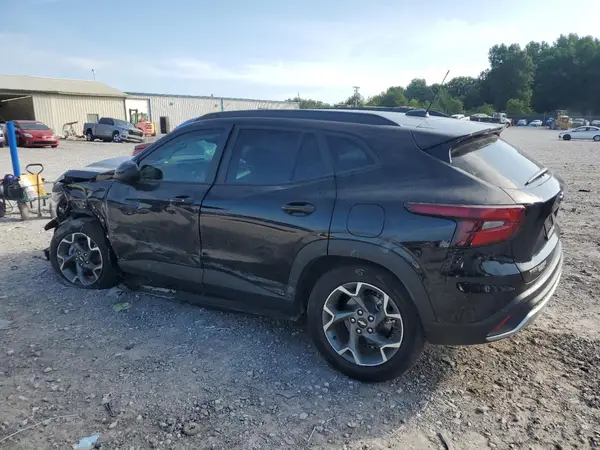 KL77LHEP5SC195828 2025 CHEVROLET TRAX - Image 2