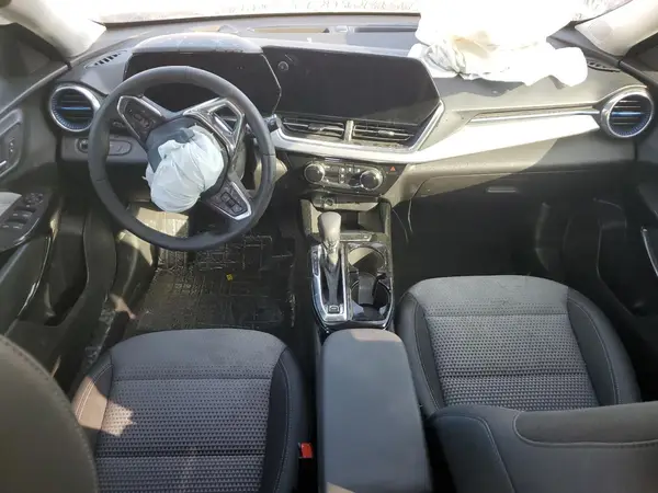 KL77LHEP5SC195828 2025 CHEVROLET TRAX - Image 8