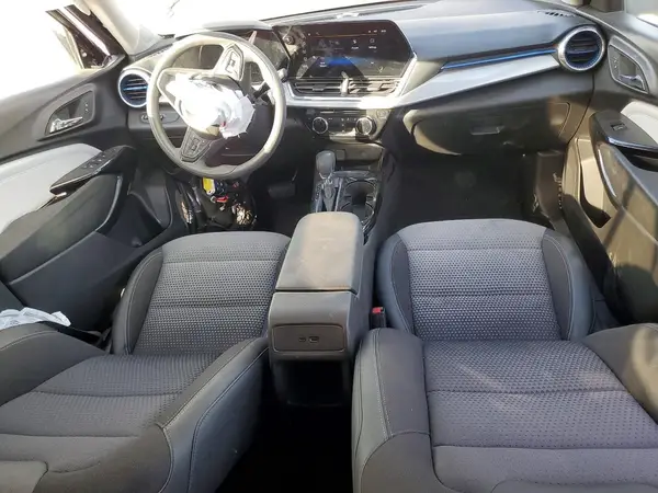 KL77LHEP5SC202017 2025 CHEVROLET TRAX - Image 8