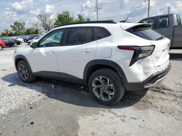 KL77LHEP5SC202700 2025 CHEVROLET TRAX - Image 2