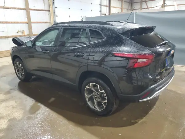 KL77LHEP5SC228584 2025 CHEVROLET TRAX - Image 2