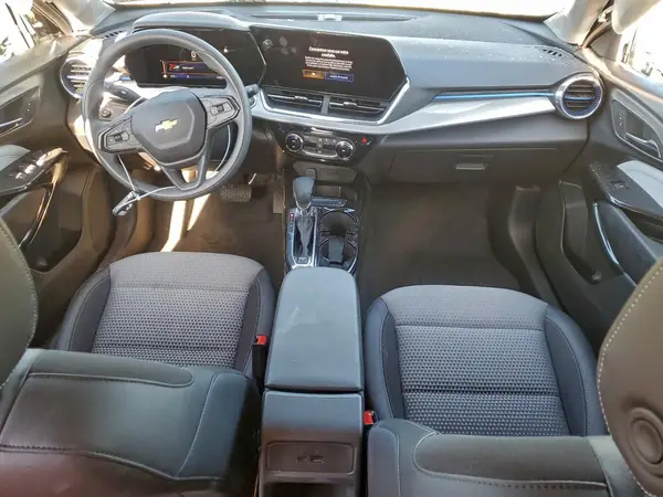 KL77LHEP5SC229475 2025 CHEVROLET TRAX - Image 8