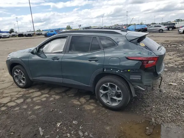 KL77LHEP5SC229623 2025 CHEVROLET TRAX - Image 2