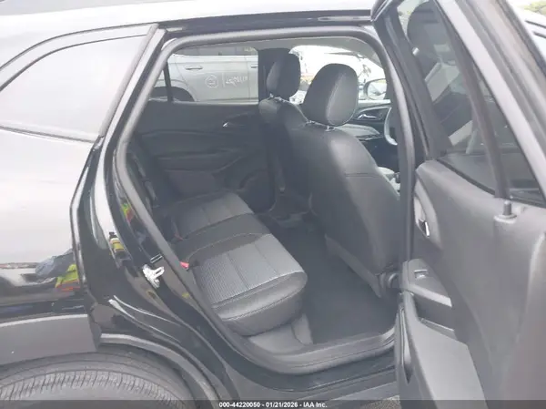 KL77LHEP5SC230609 2025 CHEVROLET TRAX - Image 8