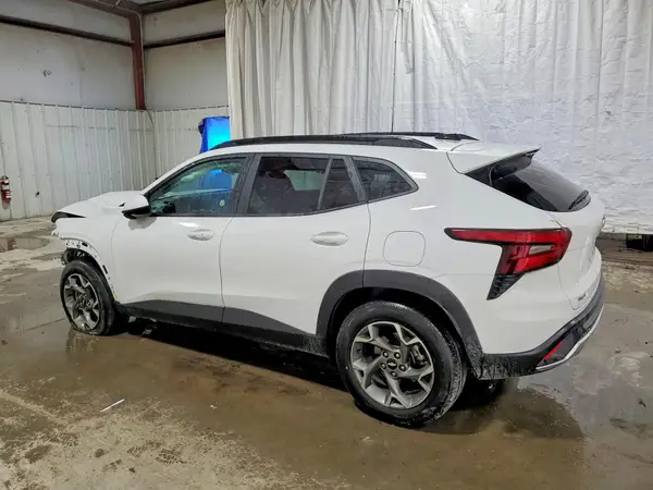 KL77LHEP5SC231842 2025 CHEVROLET TRAX - Image 2