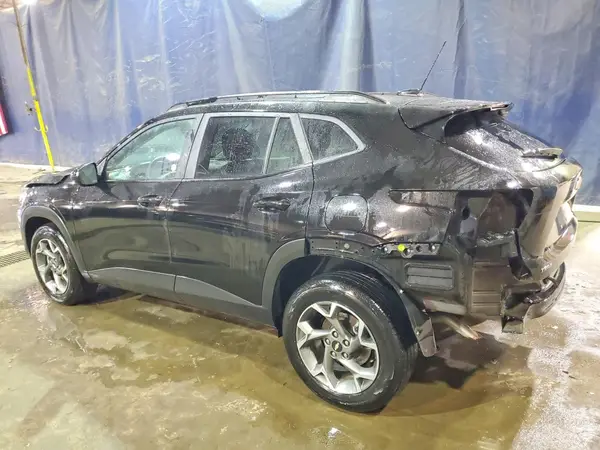 KL77LHEP5SC232859 2025 CHEVROLET TRAX - Image 2