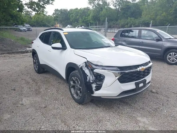 KL77LHEP5SC238869 2025 CHEVROLET TRAX - Image 1