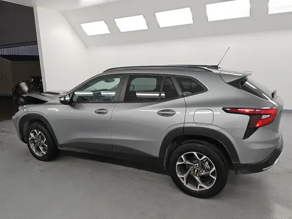 KL77LHEP5SC239276 2025 CHEVROLET TRAX - Image 2