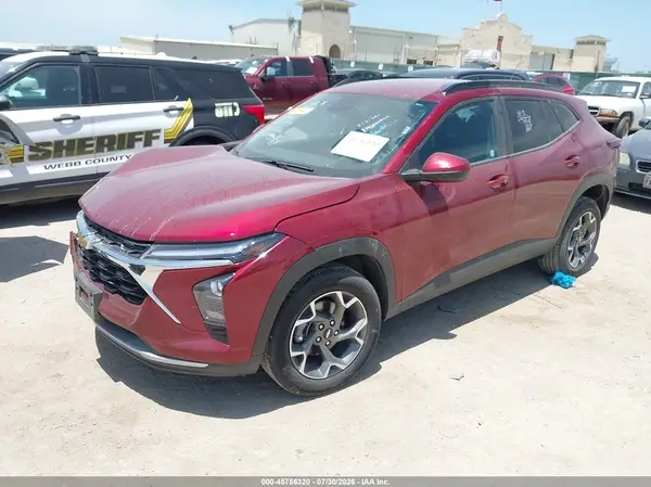 KL77LHEP5SC242386 2025 CHEVROLET TRAX - Image 2