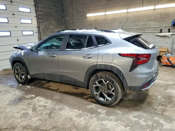 KL77LHEP5SC244414 2025 CHEVROLET TRAX - Image 2