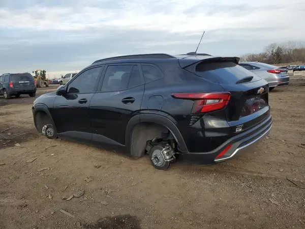 KL77LHEP5SC248530 2025 CHEVROLET TRAX - Image 2