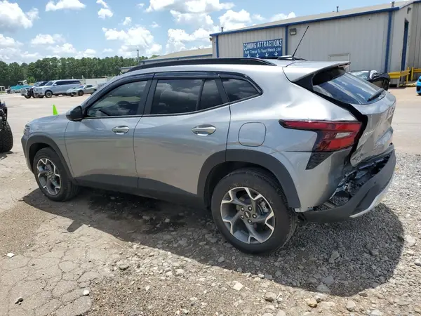 KL77LHEP5SC250262 2025 CHEVROLET TRAX - Image 2