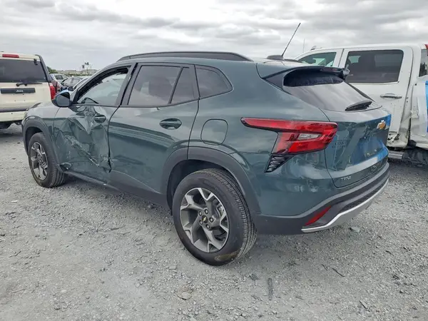 KL77LHEP5SC254103 2025 CHEVROLET TRAX - Image 2