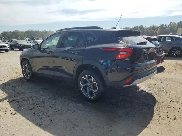 KL77LHEP5SC255395 2025 CHEVROLET TRAX - Image 2