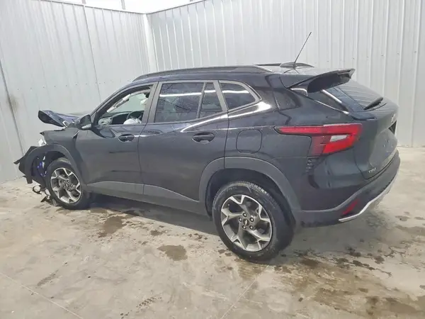KL77LHEP5SC255476 2025 CHEVROLET TRAX - Image 2